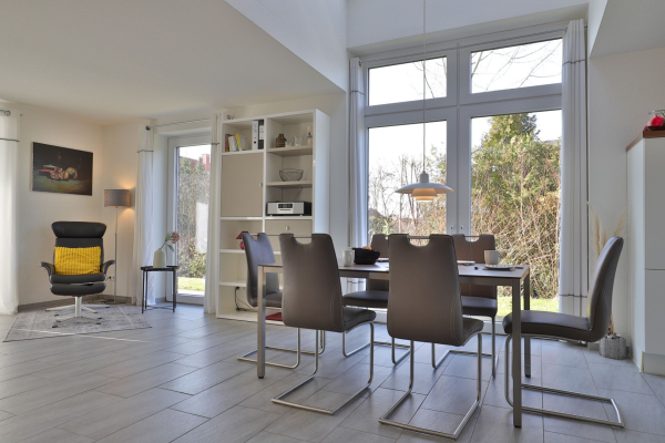 Strandgut Ferienhaus - Blick auf den offenen Essbereich