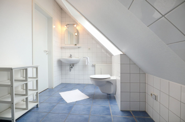 Haus am Meer App.7 - Blick in das Duschbad im OG
