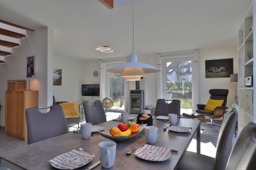 Strandgut Ferienhaus - Blick auf den offenen Wohn-/ Essbereich