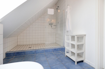 Haus am Meer App.7 - Blick in das Duschbad im OG