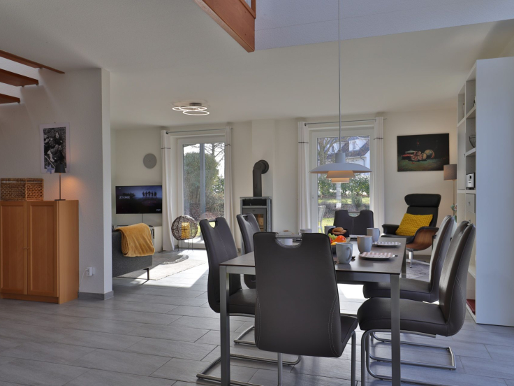 Strandgut Ferienhaus - Blick auf den offenen Wohn-/ Essbereich