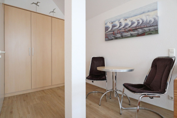 Haus am Meer App.7 - Blick in das offene Schlafzimmer im OG